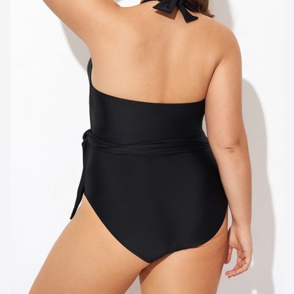 NWT MeetCurve Black Knot Tie Front One Piece Bathing Suit
Halter - Picture 2 of 5